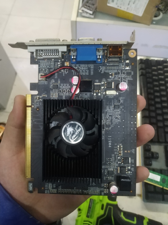 七彩虹610 2G台式机显卡 成色8成新 ...