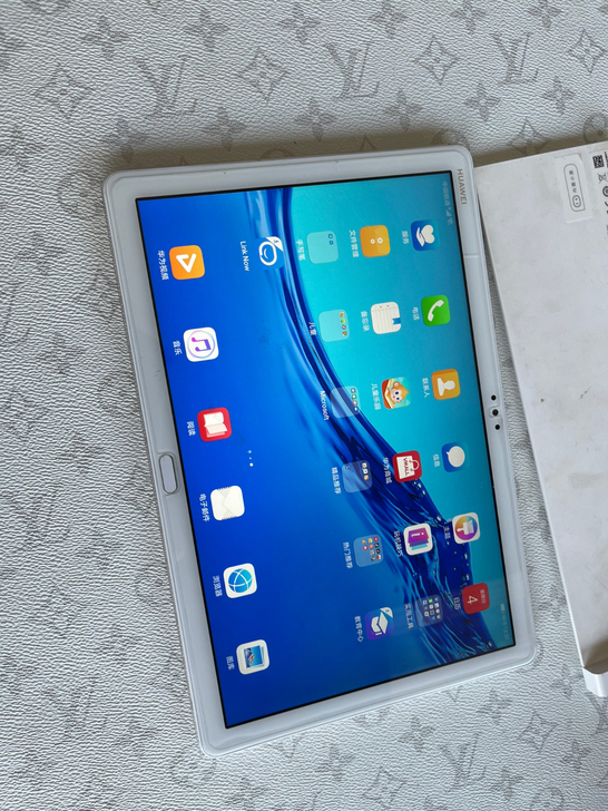 97新华为平板4g加64g通话版Matdm...