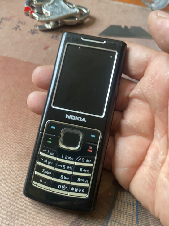 诺基亚6500c成色不错如图，非常经典的超...