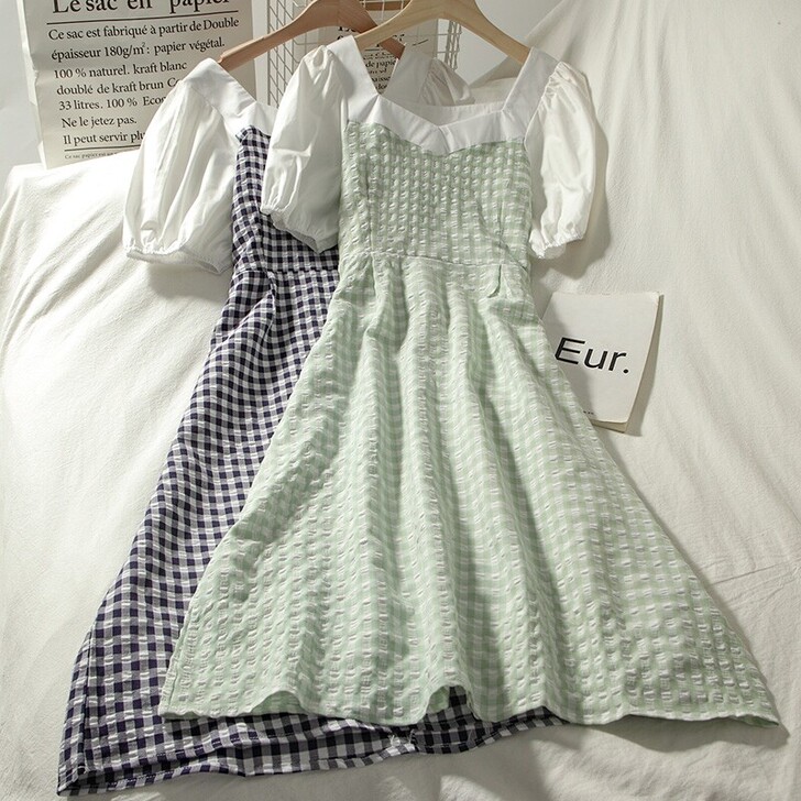 小清新方领泡泡袖格子连衣裙女