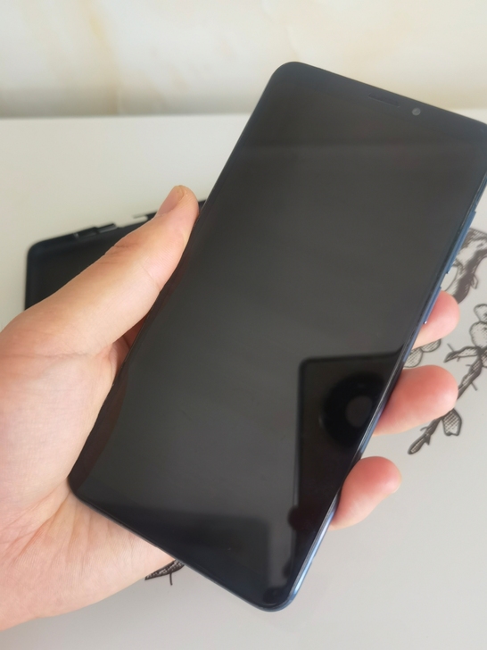 魅族note8.4加32g版本。手机如图上...