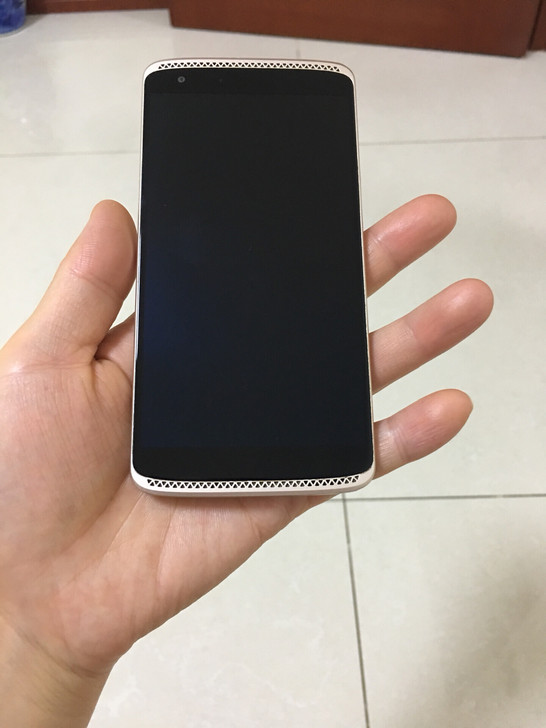中兴ZTE B2015手机,成色如图实拍图...