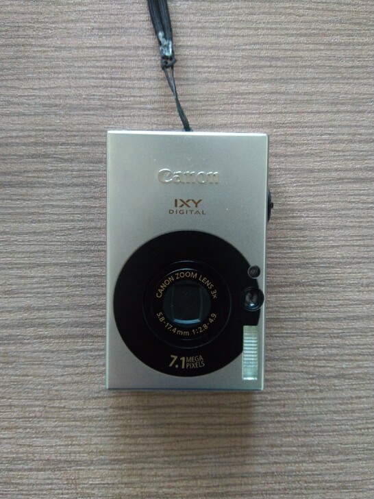 几乎全新-佳能ixy10数码相机