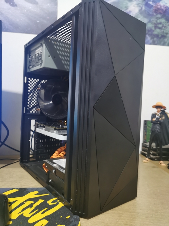 i7 7700+七彩虹1050ti 4g显...