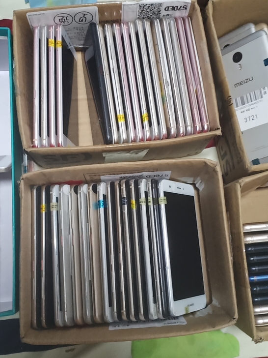 华为nova，3+32，外爆 功能正常，安...