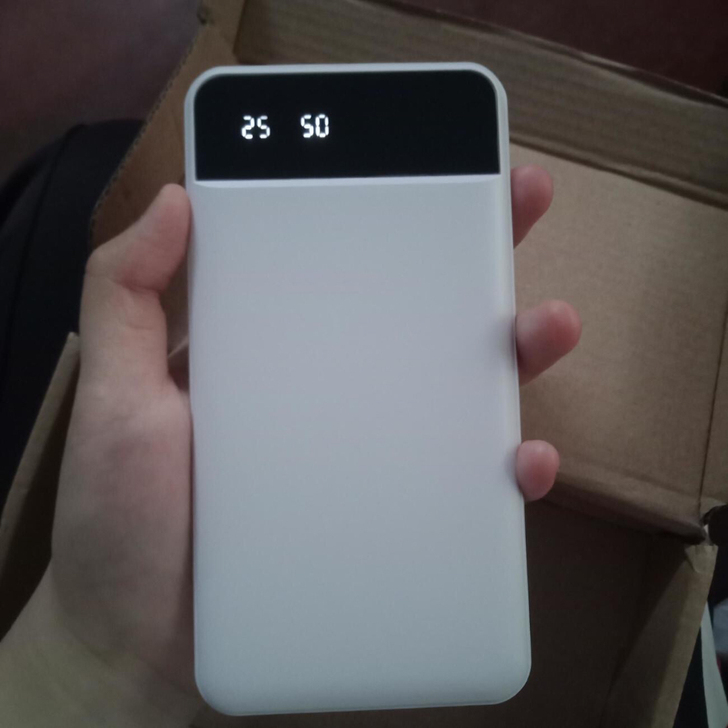 朋友杂货店装修，现有五个充电宝。2000毫...