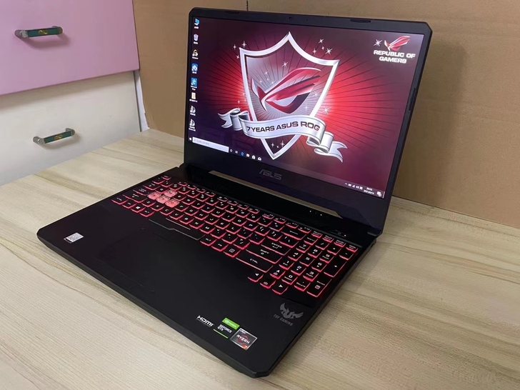 华硕飞行堡垒7 FX95DT，15.6英寸...