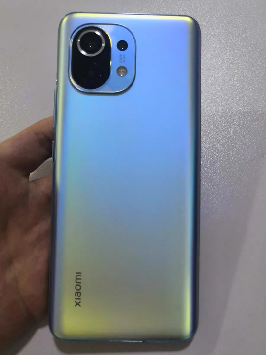 小米11手机8128一直用的苹果，换了小米...