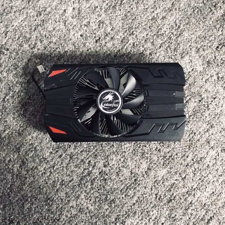 七彩虹1050 2G灵动鲨 显卡散热器