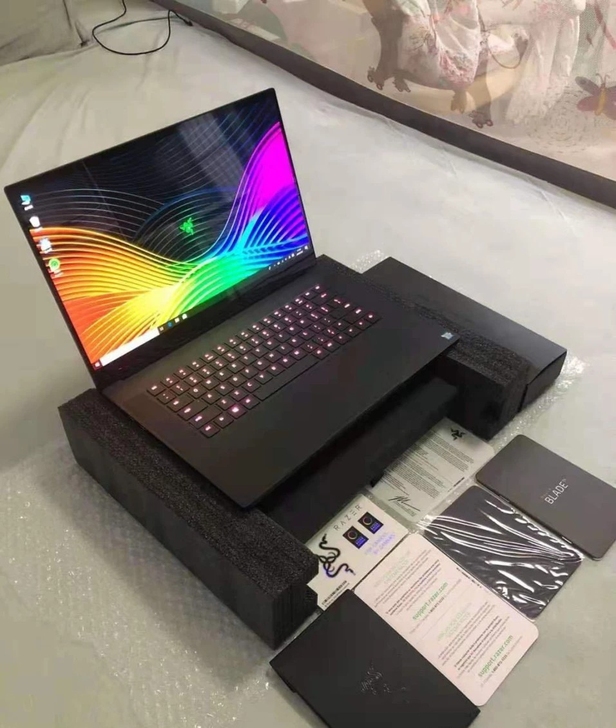 雷蛇灵刃15精英版15.5英寸高端游戏笔记本