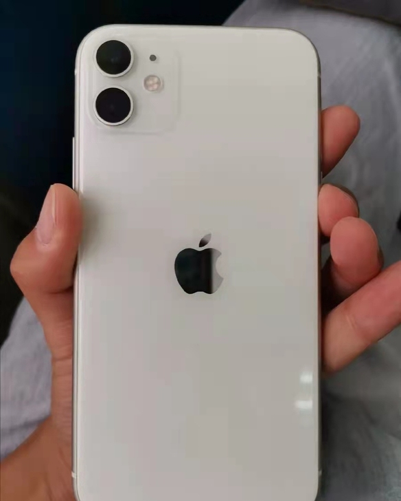 苹果11  白色128g