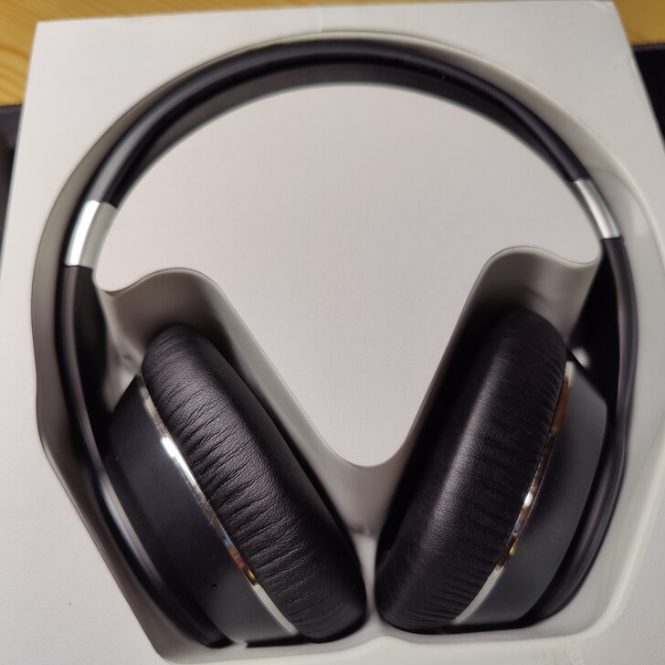 漫步者头戴式蓝牙耳机