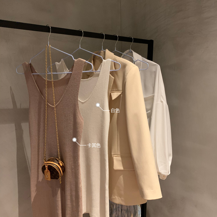 chinstudio 连衣裙。衣服给我有点...