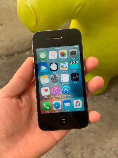 iPhone 4S 黑色