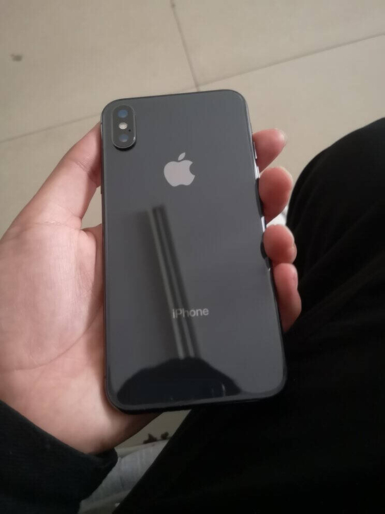 女生个人苹果iPhoneX 256G黑色...