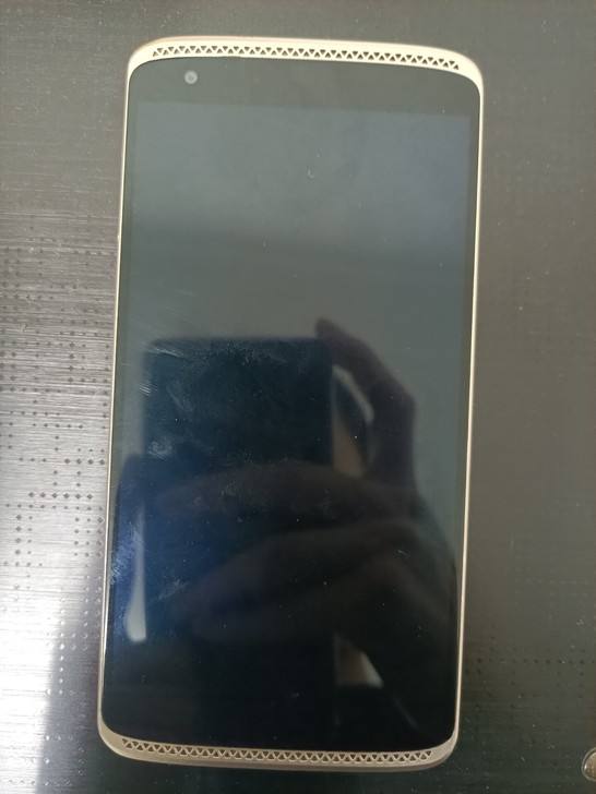 中兴天机Axon(B2015)