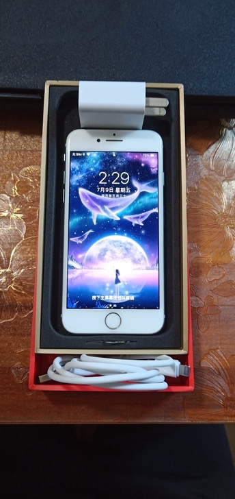 iPhone 8，64g银色，手机成色93...