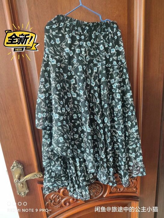 全新碎花雪纺裙,买小了没穿过有内衬全新,M...