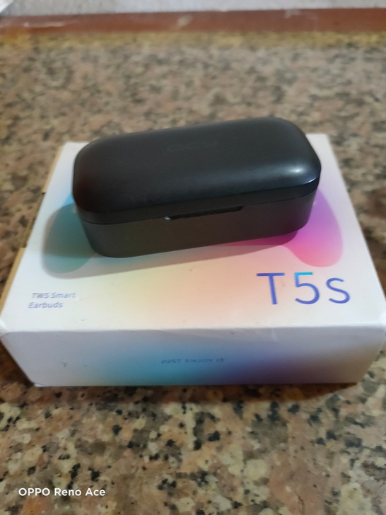 QCY t5s4月6号京东购入.充电仓有些...
