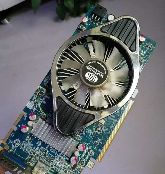蓝宝石 hd4830 显卡 自己原来电脑上...