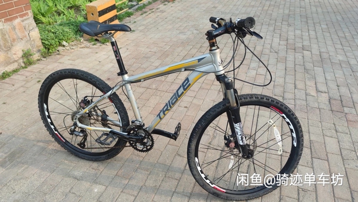骓驰公路车A330，正常使用，前轮胎有点老...