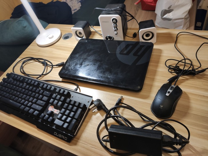 戴尔笔记本电脑，8G运行内存