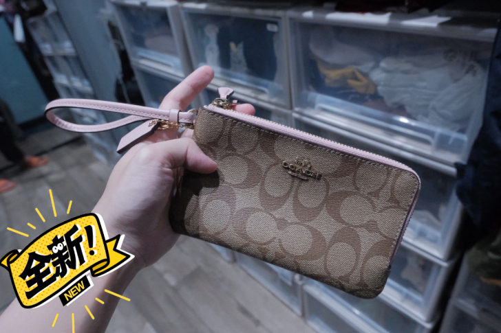 全新正品 coach老花粉色手拿包