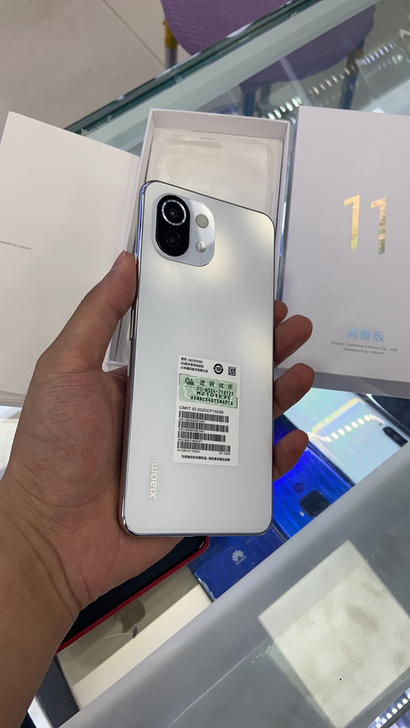 小米11青春8加128盒子都在，买回去用了...