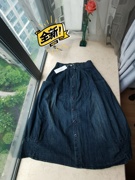 牛仔半身长裙，买来就闲置，均码，全新。店内...