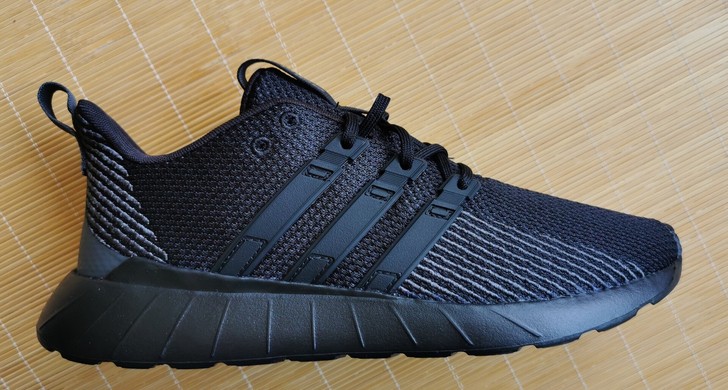 Adidas阿迪达斯运动跑步鞋，官网购入，...