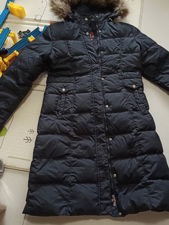 千仞岗:羽绒服，女式，黑色长款，号:175...
