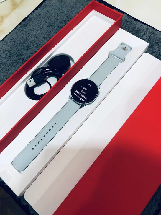 700出一台一加one plus watc...