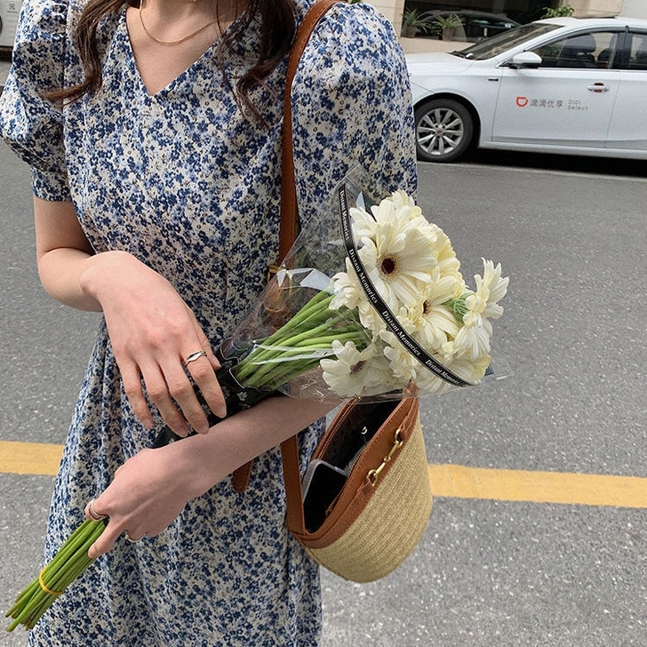 V领短袖碎花连衣裙蓝色鱼尾裙女法式洋气中长...