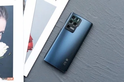 慢收一台中兴axon30ultra ...