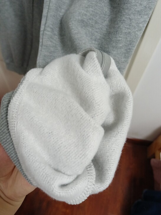这条裤子很厚实，全新的M码，仅试穿，168...