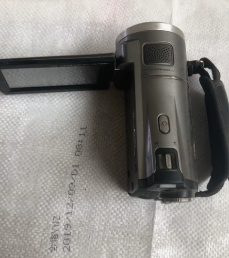 成色如图、带原装电池、太久没用电池没电、不...