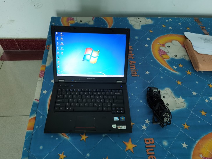 联想笔记本，新旧如图，键盘左键有点凸起，电...