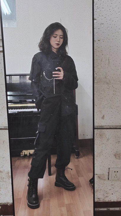女生黑色朋克帅气工装裤