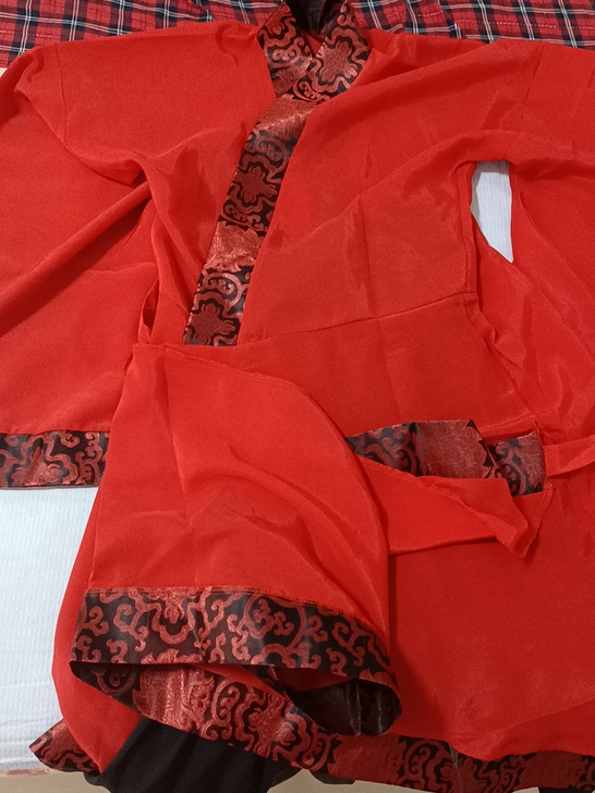 演出曲裾汉服，2xl，全新。包邮