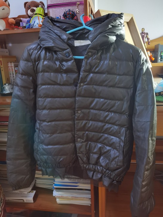 女式羽绒服，娇小女生穿，60出。
