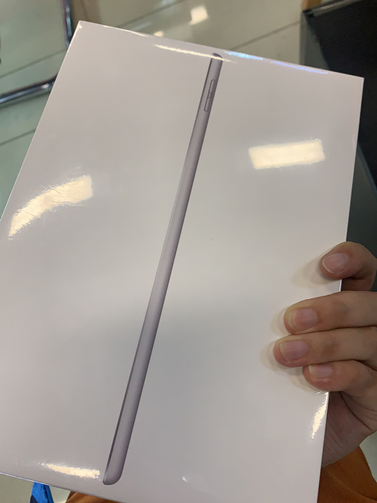 全新iPad 2020款  128白插卡版！