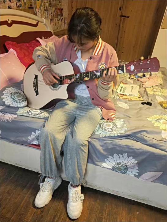 原价680一次没用】处理全新单板吉他初学者...