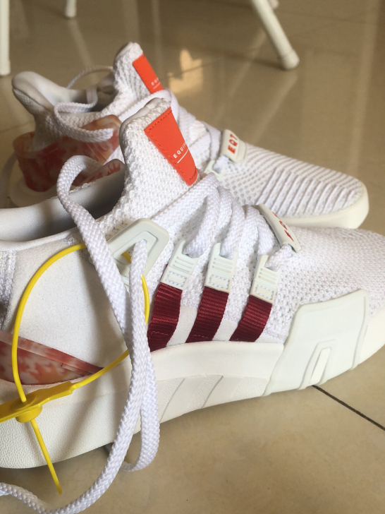 全新Adidas EQT系列运动鞋 吊牌未...