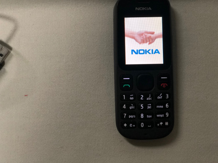 诺基亚经典直板1100 备用机