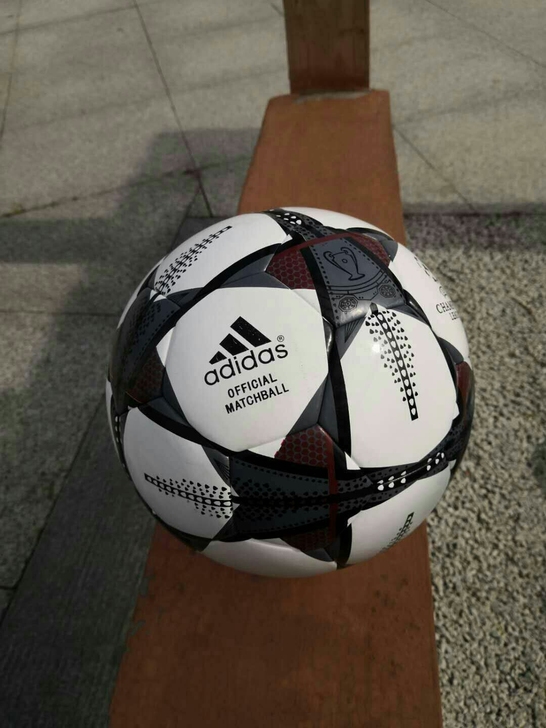 足球足球#adidas#店铺改行,低价处理...