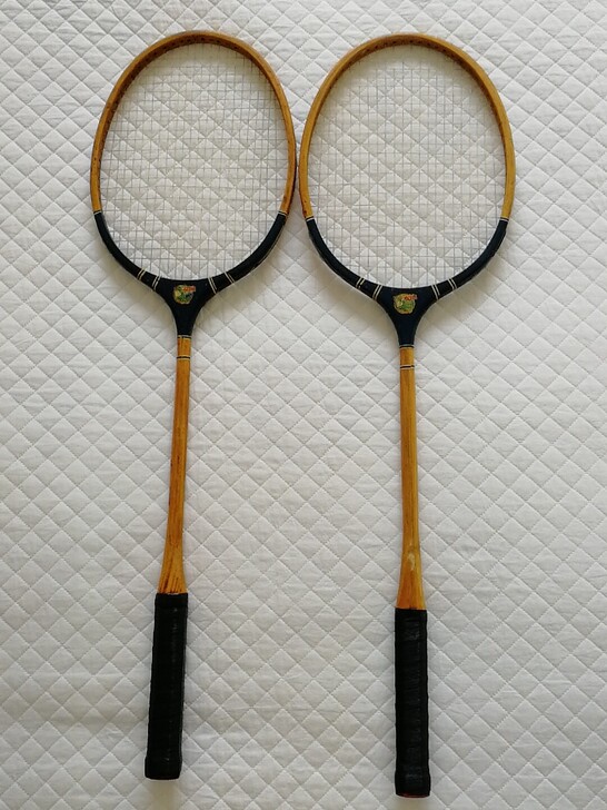 老羽毛球拍，品相不错，看好再拍，售出不退不...