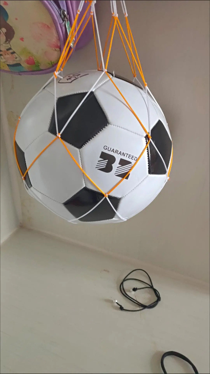 闲置足球转让全新,19.9包邮价格5号足球...