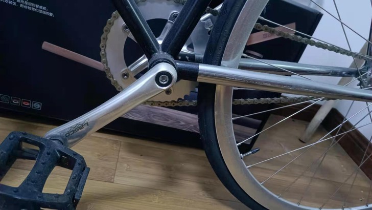 搬家中。死飞自行车,孩子买回来没起过一千多...