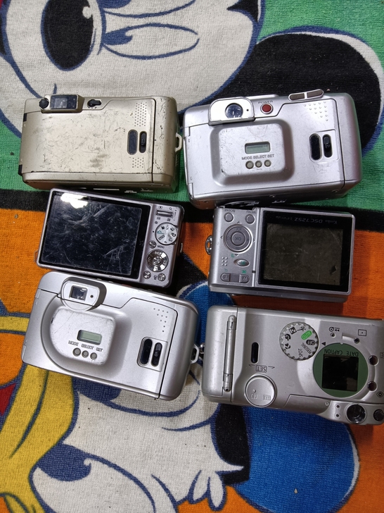 三星照相机等，6台配件出108元包邮非偏远...