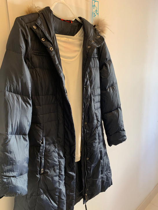 日本购入女式长款羽绒服，因本人体重超标.....